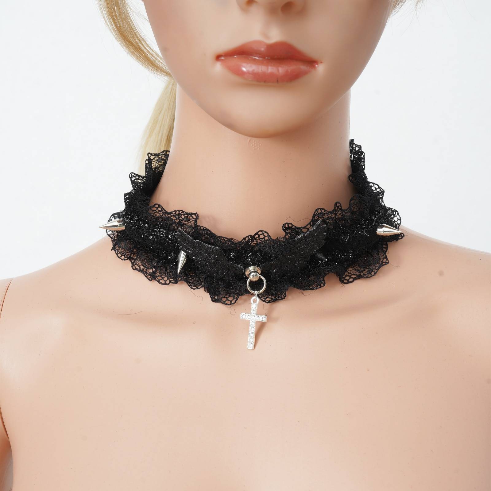 Lolitas de cuello para mujer, gargantilla de corazón de encaje Vintage hecha a mano para mujer, Collar gótico con lazo y campana, accesorios