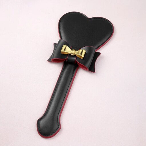 Palmatória de Couro Leather Heart-Shaped Paddle Whip - Image 4